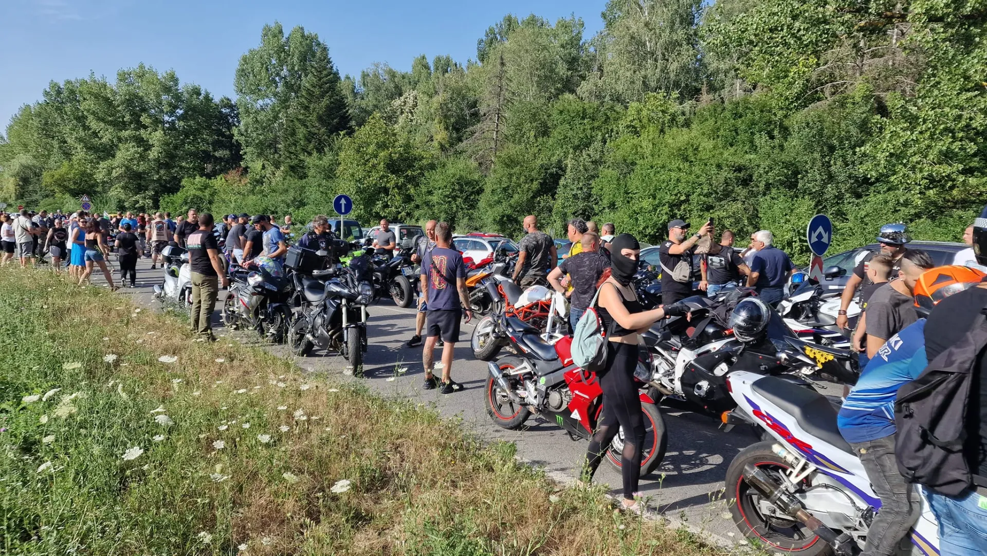 Протестиращи затвориха пътя Плевен-Ловеч