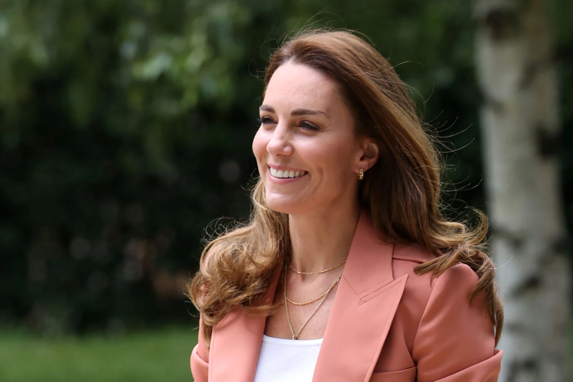 Кейт Мидълтън очарова с нови перлени обеци на британски бранд