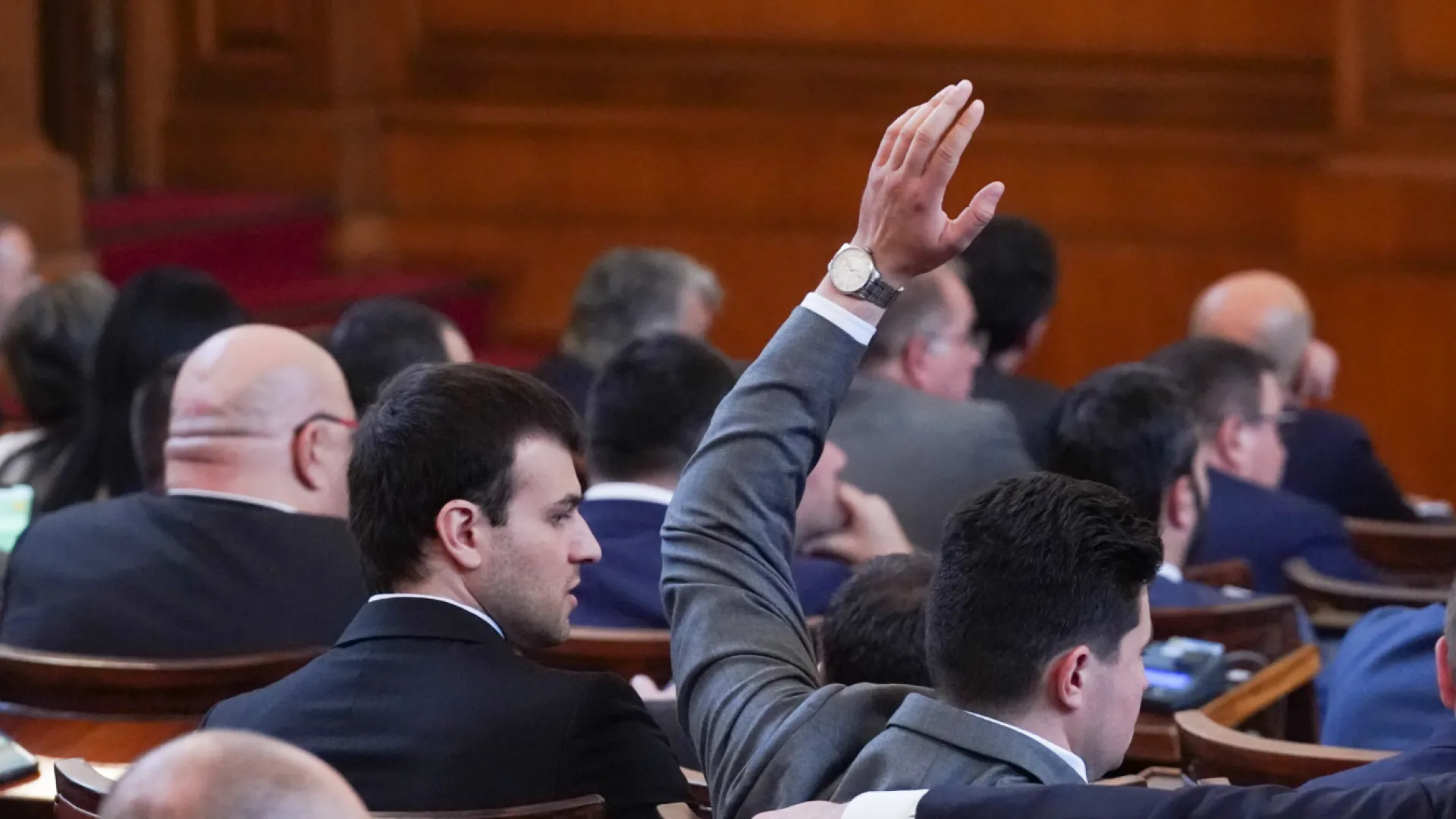 Парламентът гласува кабинета Денков-Габриел