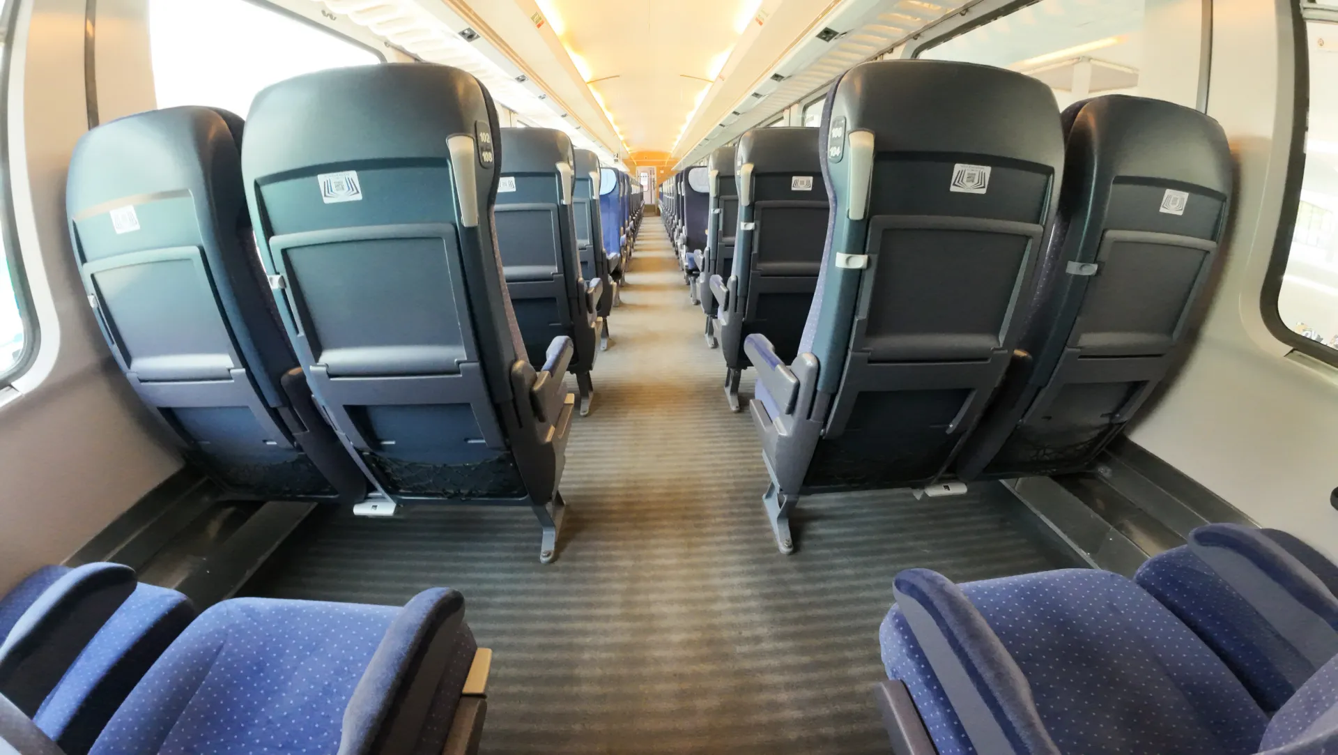  Нови вагони 