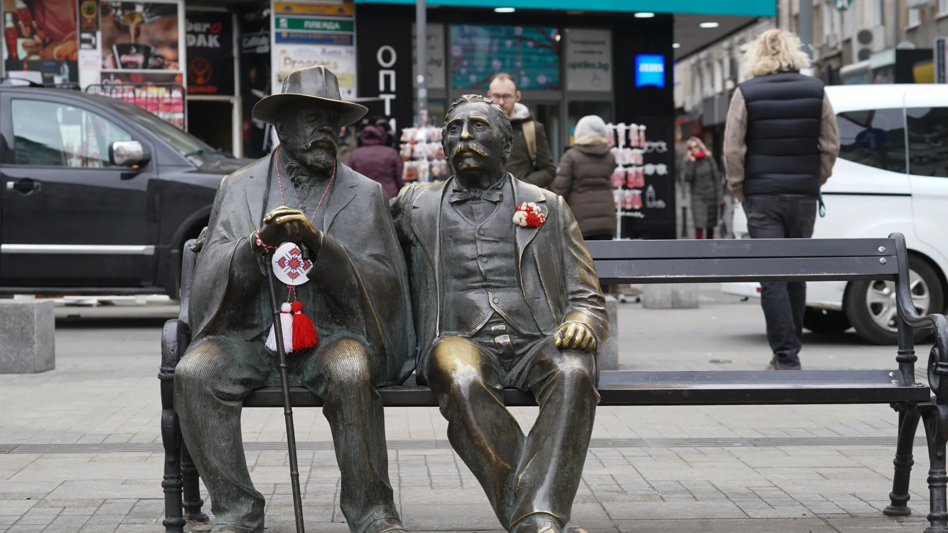  Скулптури с мартеници 