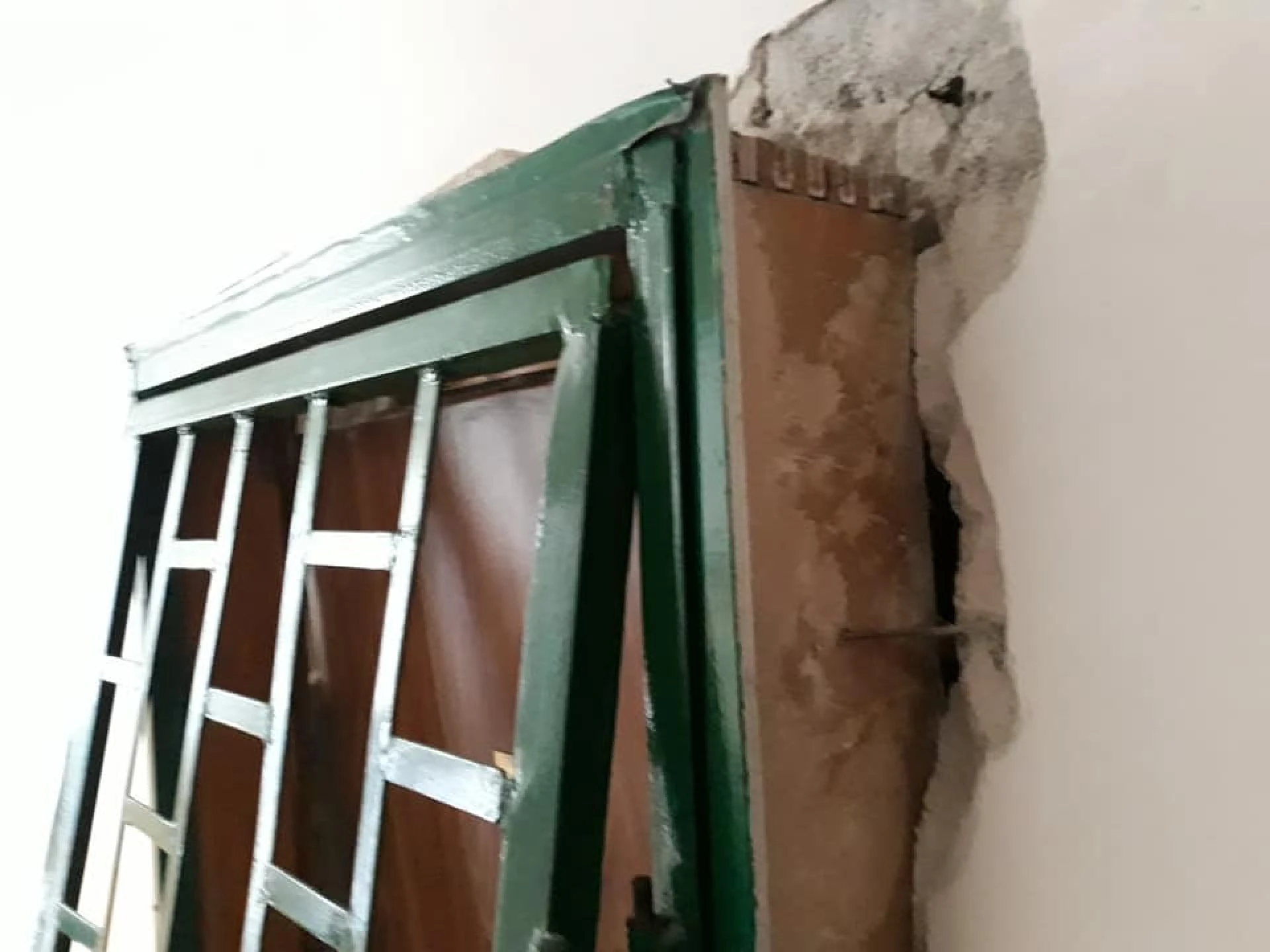 Газова бутилка гръмна в пловдивски апартамент, пострадал е един човек