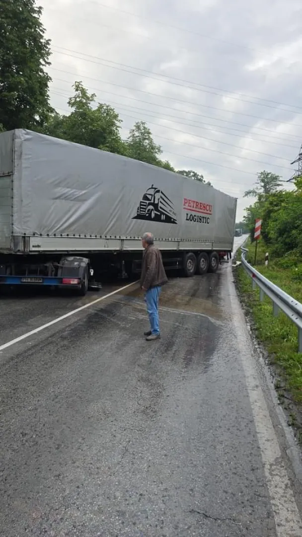  Верижна злополука с 4 тира на пътя Велико Търново - Русе 