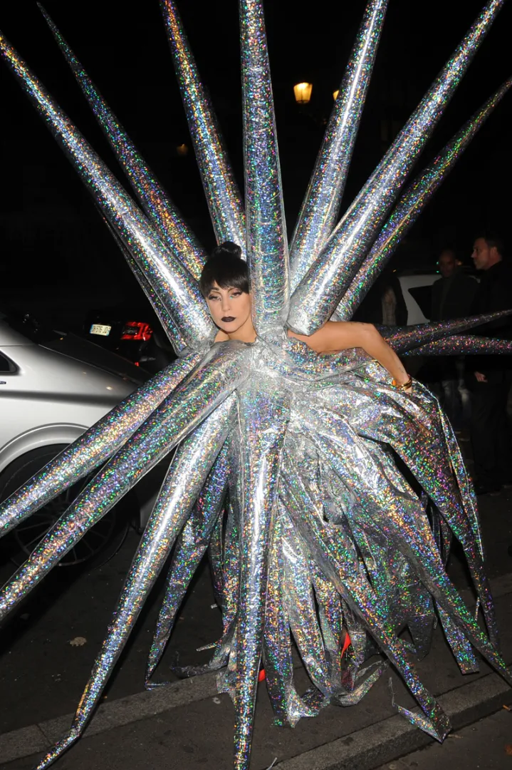 Висша мода от българите, които обличат Лейди Гага