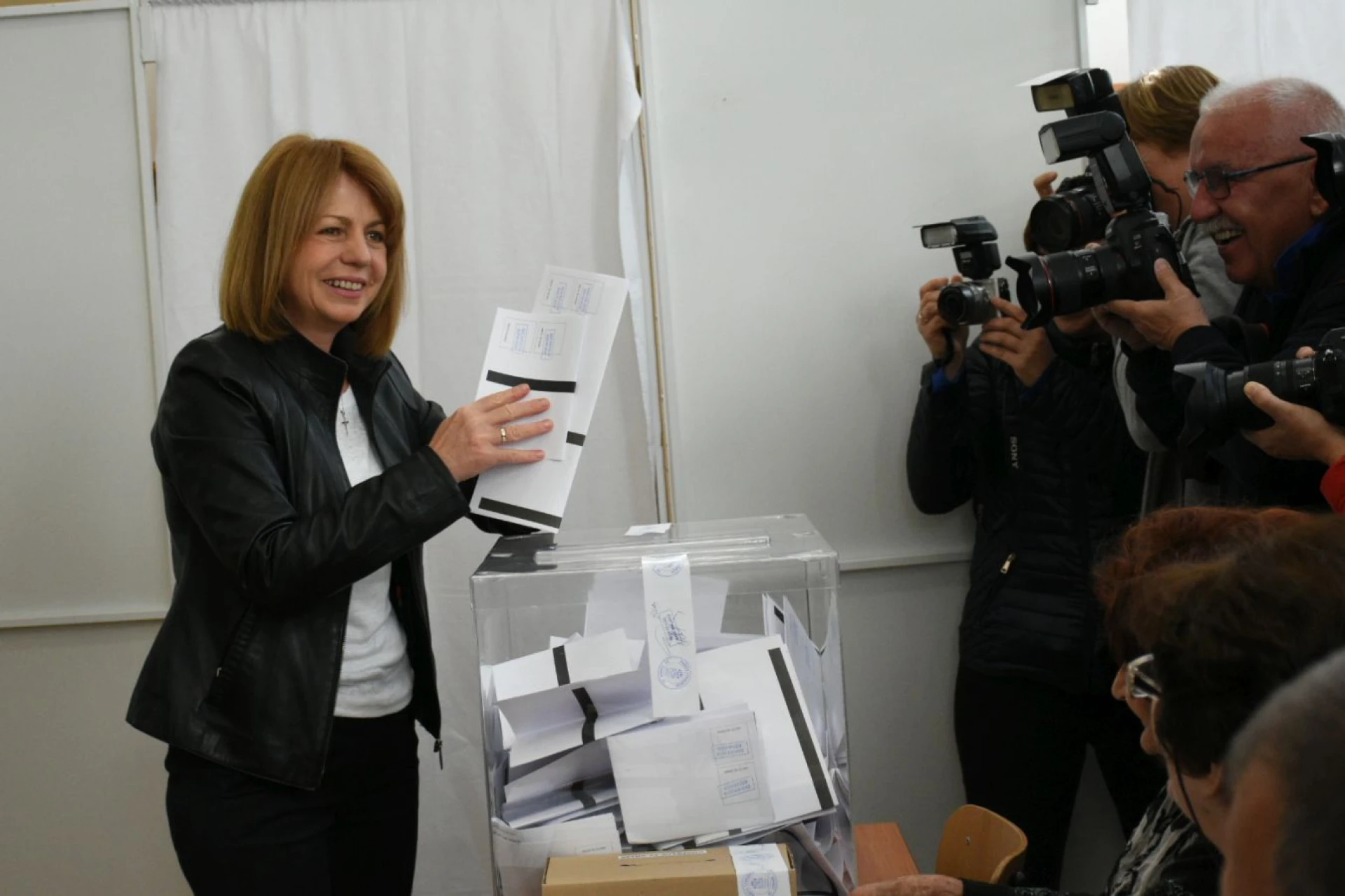 Йорданка Фандъкова гласува