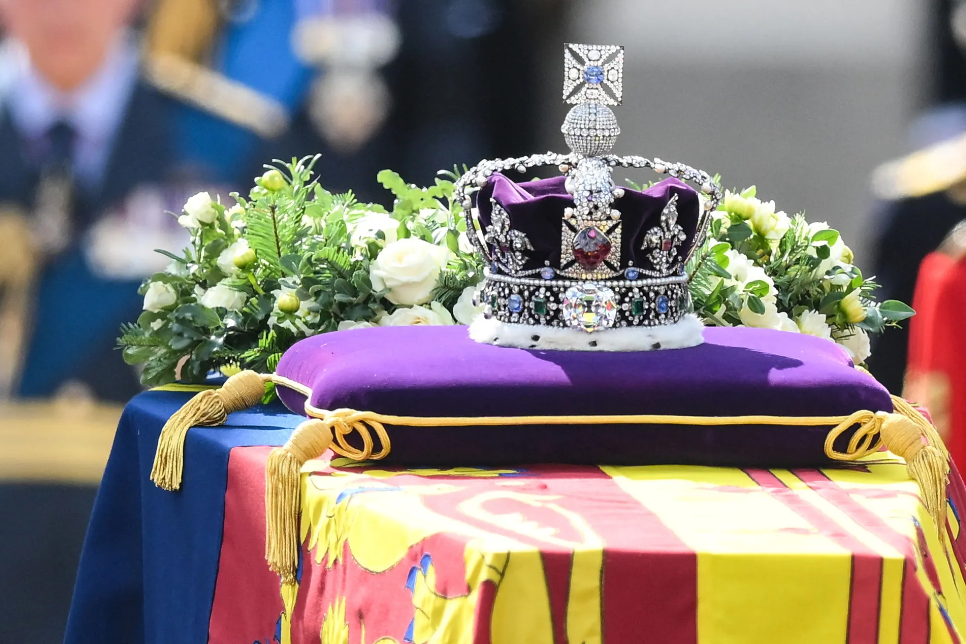  Пренасят тленните остатъци на Елизабет II в Уестминстър хол 