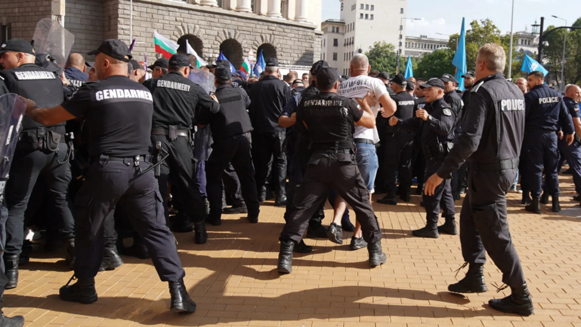 Сблъсък сред полиция и протестиращи миньори и енергетици 