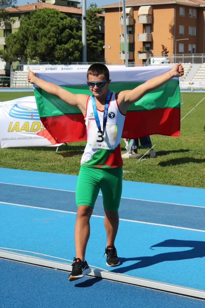Деца с Даун прославиха България на състезание в Италия